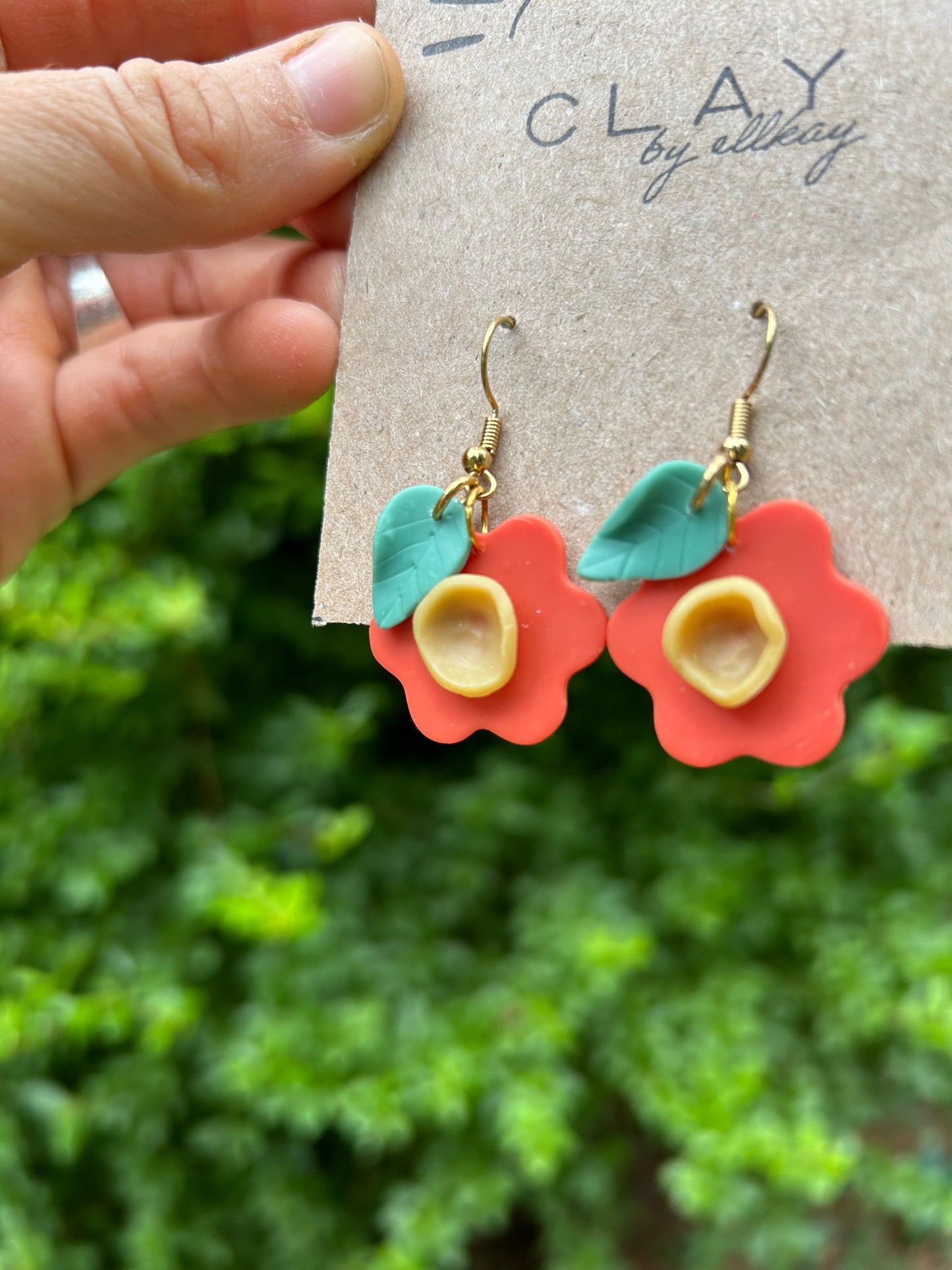 EL5 EMMY LEE Poppy Dangles w/ Top Leaf