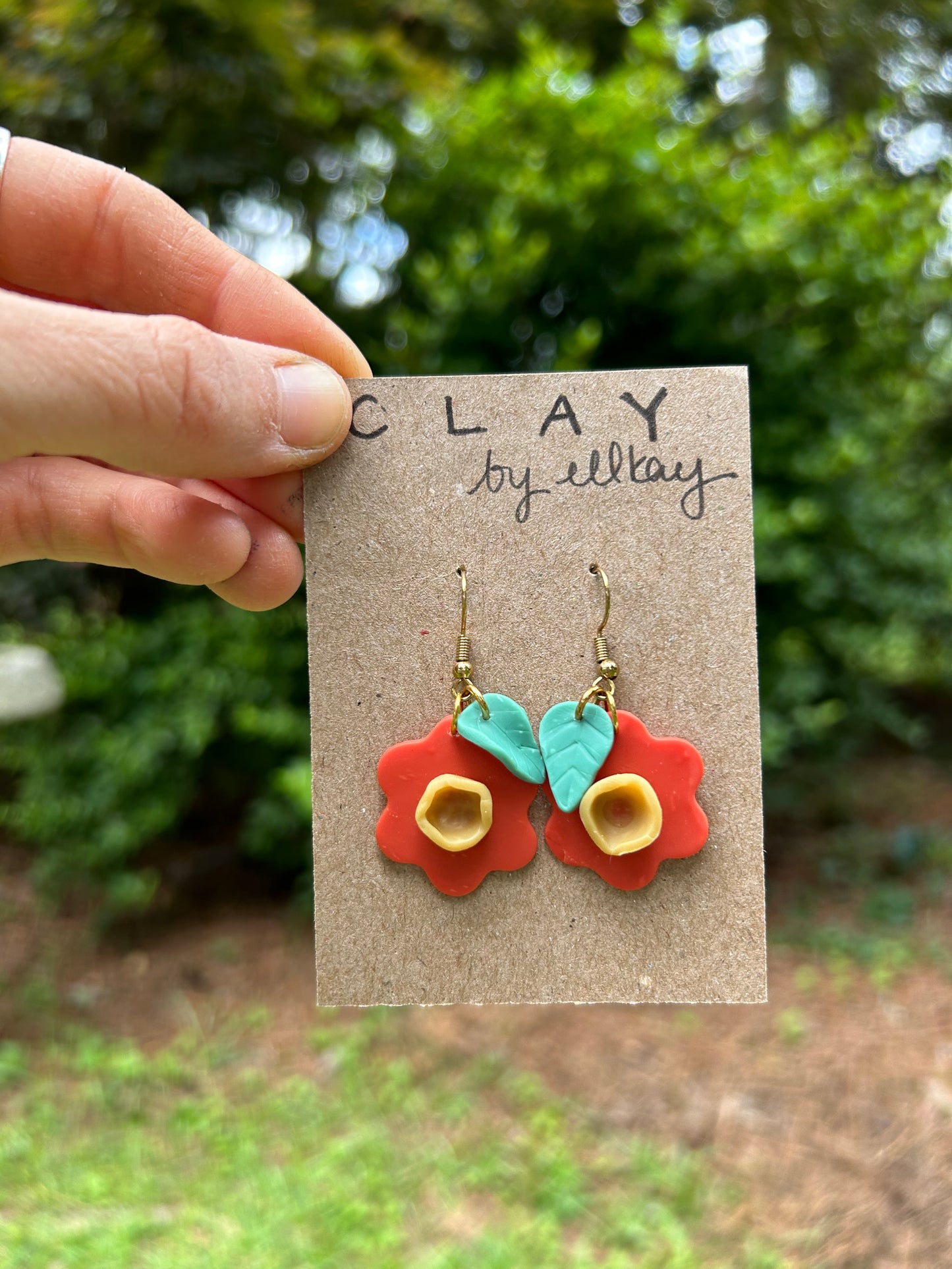 EL5 EMMY LEE Poppy Dangles w/ Top Leaf